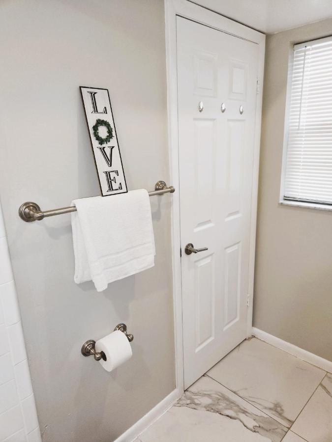 Adorable Mini Suite In Tampa Exterior photo